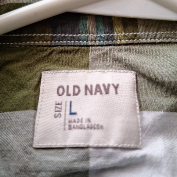 Old Navy Plaid Button Short Sleeve Shirt - Picture 5 of 6
